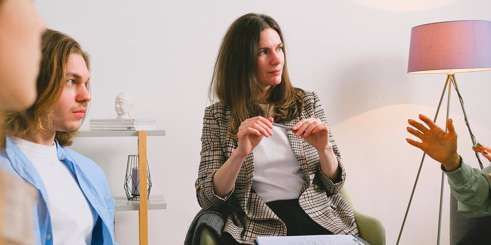 Illustration relations clients - paiement sans contact avec un TPE